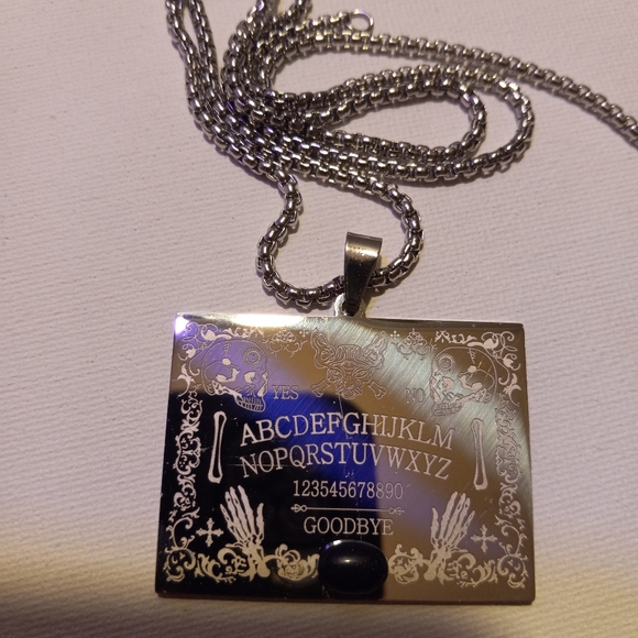 Ouija board necklace - Picture 5 of 8